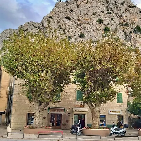 Stari Grad *